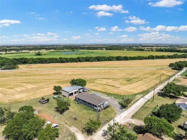 602 S 3rd Street, Abbott, TX 76621