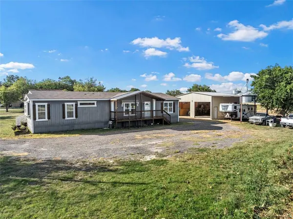 602 S 3rd Street, Abbott, TX 76621