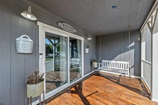 602 S 3rd Street, Abbott, TX 76621