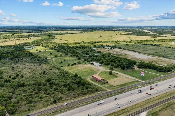 5608 S Interstate Highway 45 W, Corsicana, TX 75109