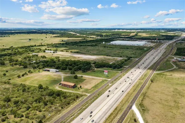5608 S Interstate Highway 45 W