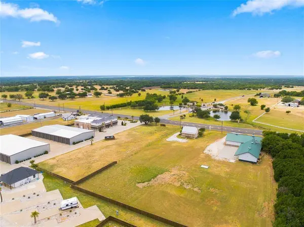 5542 FM 933, Whitney, TX 76692
