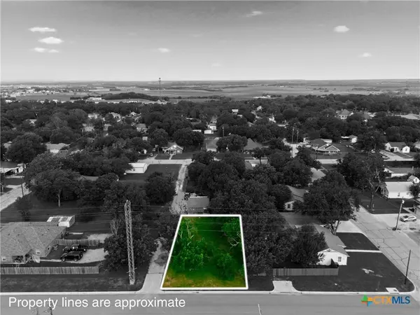 703 N Reagan ST, West, TX 76691