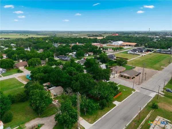 703 N Reagan ST, West, TX 76691
