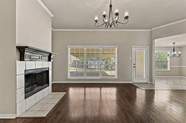 624 Willow Creek Drive, Hewitt, TX 76643
