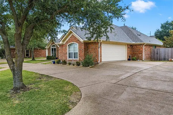708 Wind Hill, Hewitt, TX 76643