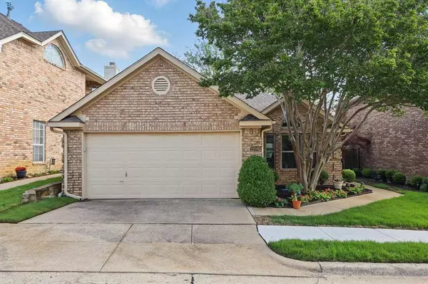1209 Royal Crescent Drive, Bedford, TX 76021