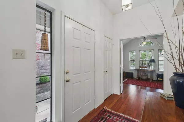 1209 Royal Crescent Drive, Bedford, TX 76021