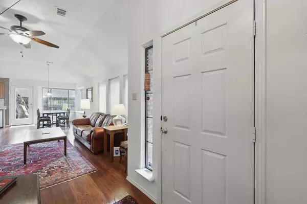 1209 Royal Crescent Drive, Bedford, TX 76021