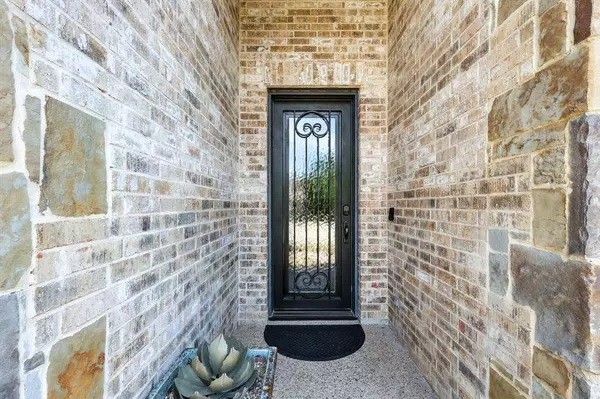 3004 Spring Water Court, Lewisville, TX 75077