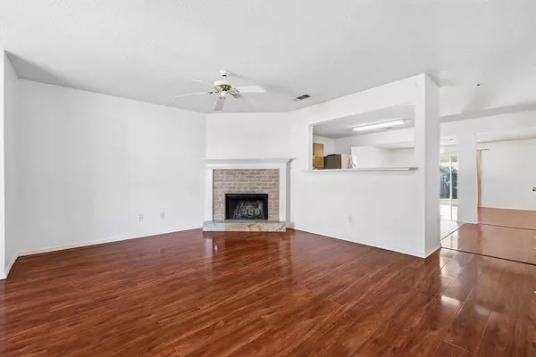 1400 Saint Gallen Lane, Lewisville, TX 75067