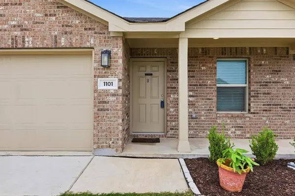 1101 Green Oaks Drive, Hutchins, TX 75141