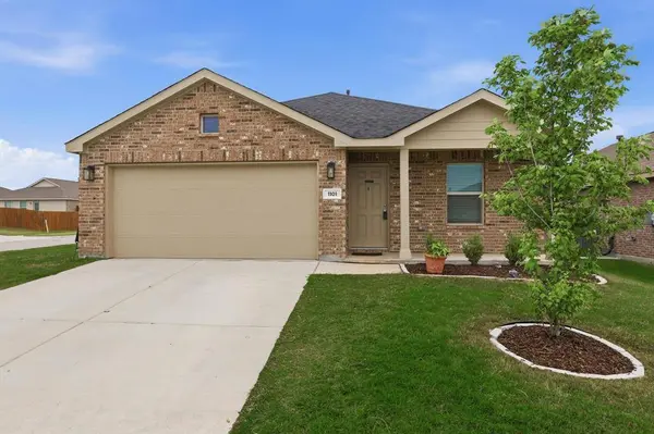 1101 Green Oaks Drive, Hutchins, TX 75141