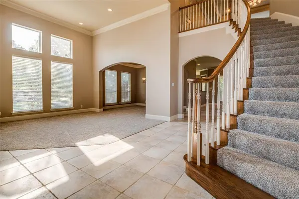801 Camelot Court, Highland Village, TX 75077