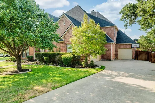801 Camelot Court, Highland Village, TX 75077