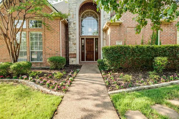 801 Camelot Court, Highland Village, TX 75077