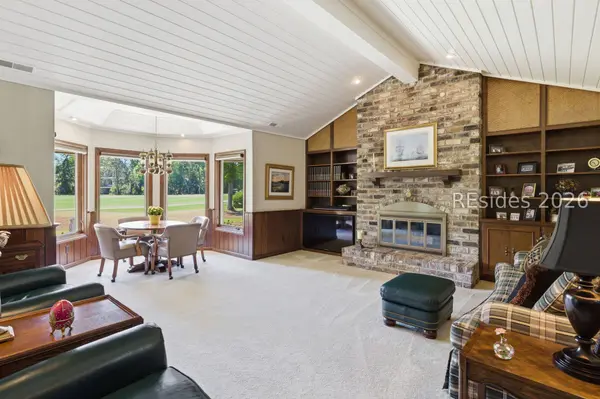 5 Palmetto PL, Hilton Head Island, SC 29928