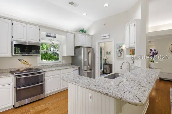 28 Forest DR, Hilton Head Island, SC 29928