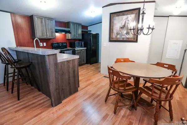 127 Mountain View, Bandera, TX 78003