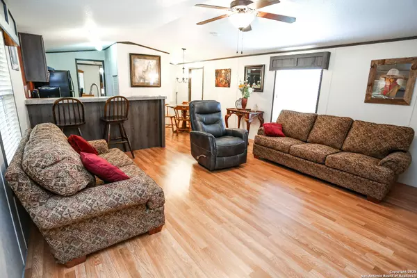 127 Mountain View, Bandera, TX 78003