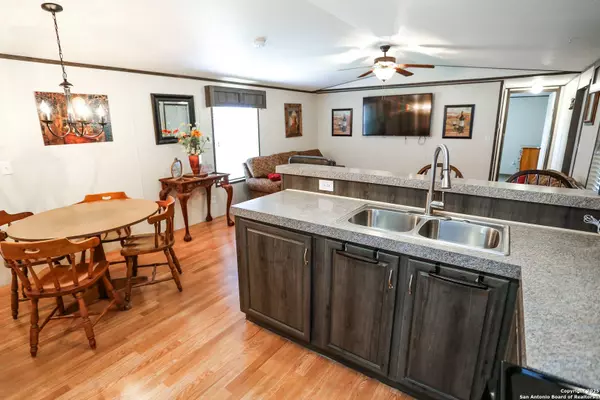 127 Mountain View, Bandera, TX 78003