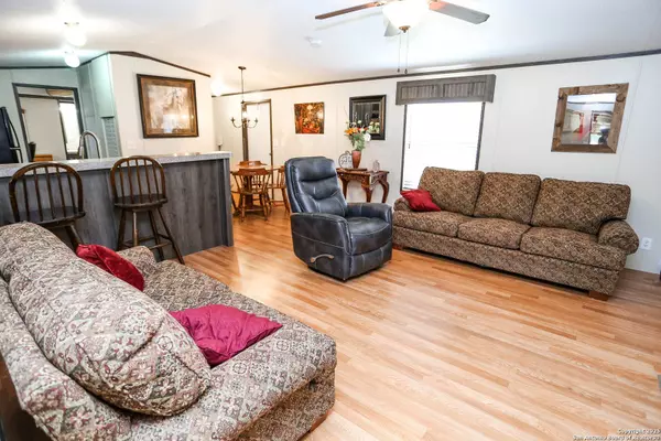 127 Mountain View, Bandera, TX 78003