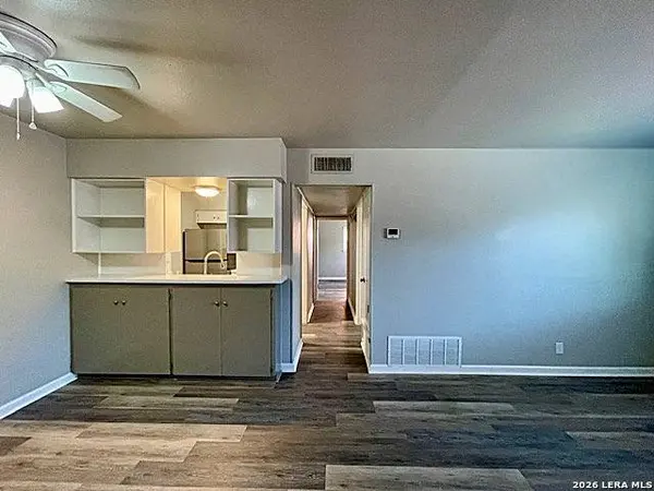 223 Silver Sands UNIT 7, San Antonio, TX 78216