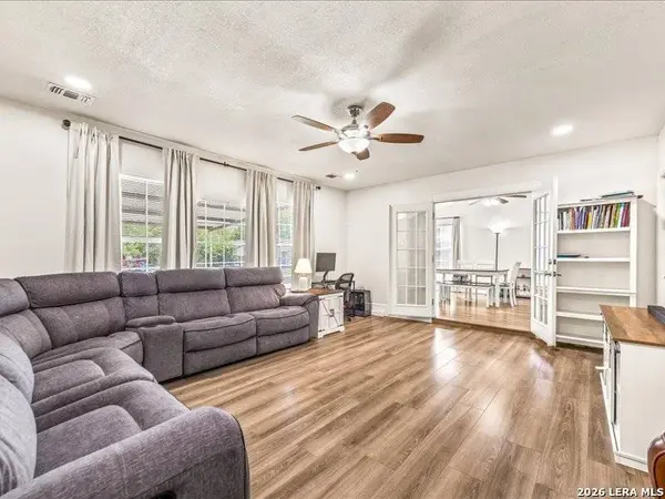 10238 APRICOT FIELD DR, San Antonio, TX 78245