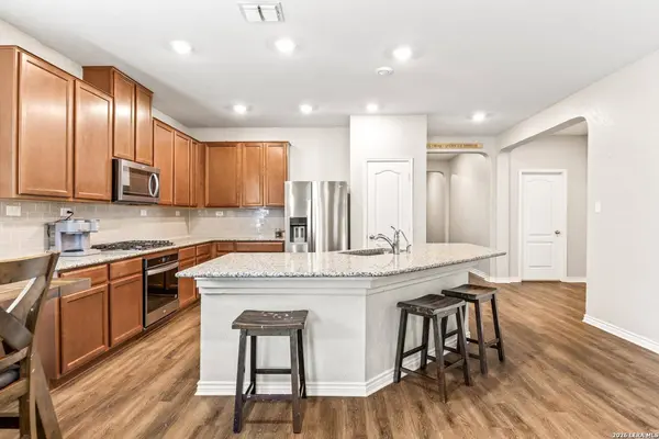 11127 Red Oak Turn, Helotes, TX 78023