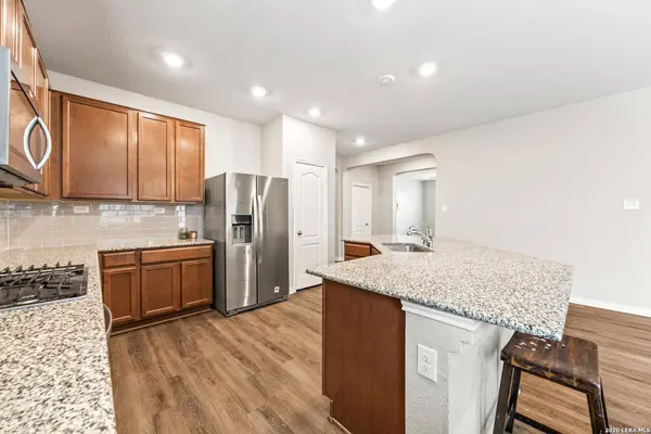 11127 Red Oak Turn, Helotes, TX 78023