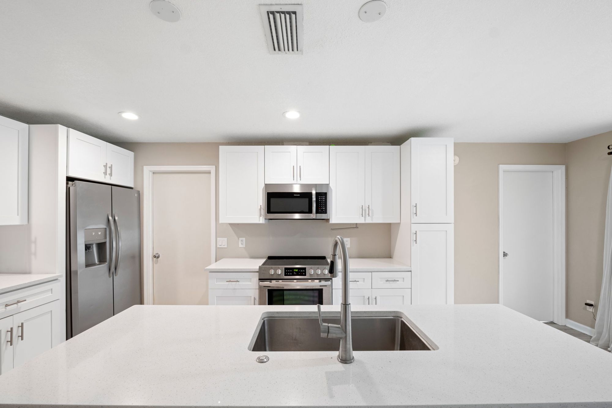 836 sunridge dr seffner fl 