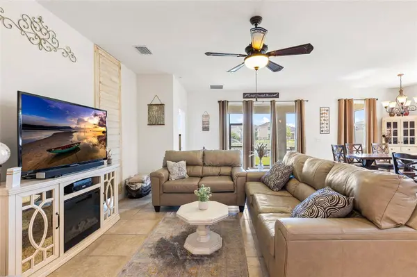 5025 JACKEL CHASE DR, Wimauma, FL 33598