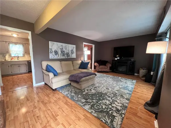 1112 N Walker LN, Olathe, KS 66061