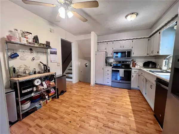 1112 N Walker LN, Olathe, KS 66061