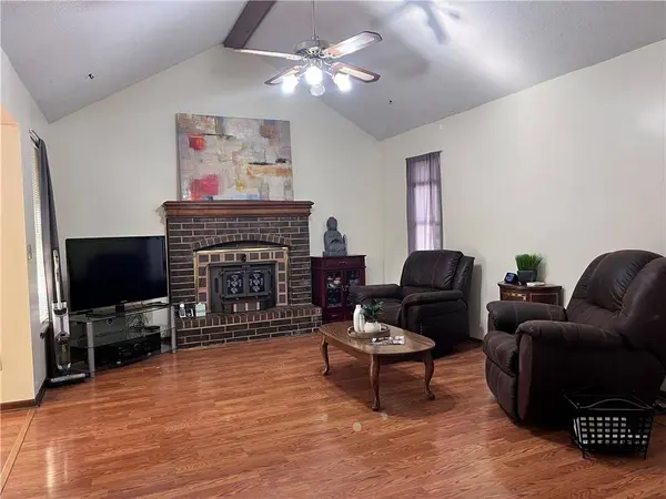 15400 W 81 ST, Lenexa, KS 66219