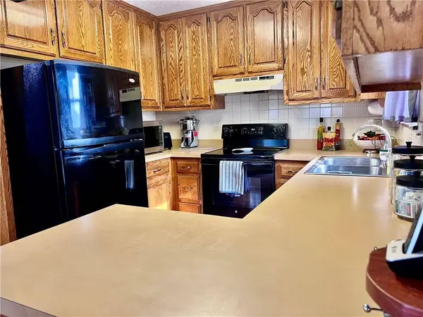 15400 W 81 ST, Lenexa, KS 66219