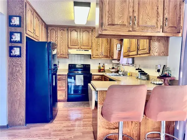 15400 W 81 ST, Lenexa, KS 66219