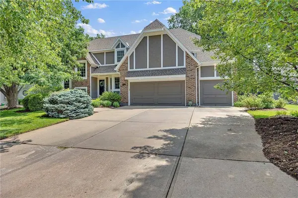 13007 Long ST, Overland Park, KS 66213
