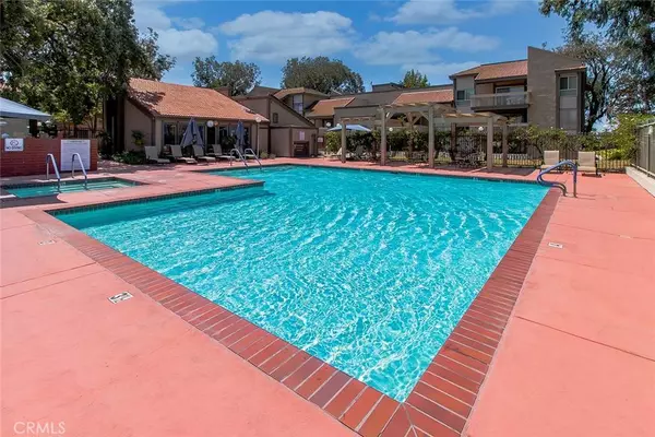 286 Oak Leaf #24, Thousand Oaks, CA 91360