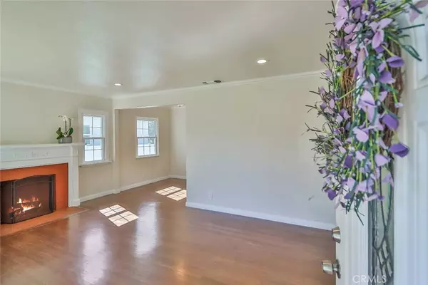 3411 W Chandler BLVD, Burbank, CA 91505