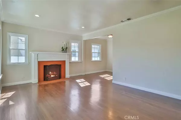 3411 W Chandler BLVD, Burbank, CA 91505