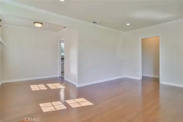 3411 W Chandler BLVD, Burbank, CA 91505