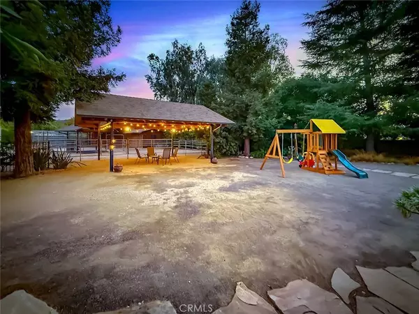 890 Mellow LN, Simi Valley, CA 93065