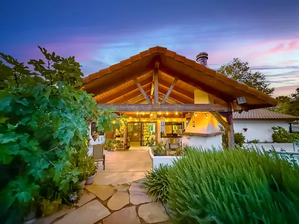 Simi Valley, CA 93065-5412,890 Mellow Ln