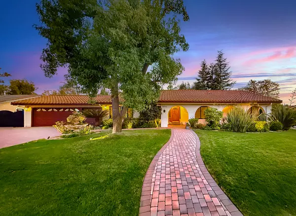 890 Mellow Ln, Simi Valley, CA 93065-5412