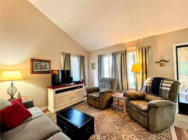 20215 Village 20, Camarillo, CA 93012