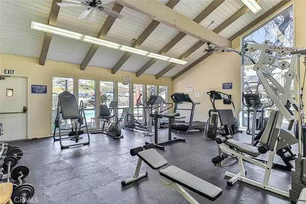 286 Oak Leaf #24, Thousand Oaks, CA 91360