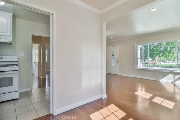 3411 W Chandler BLVD, Burbank, CA 91505