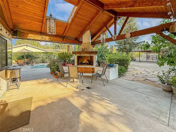 890 Mellow LN, Simi Valley, CA 93065