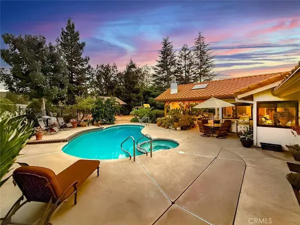 890 Mellow LN, Simi Valley, CA 93065